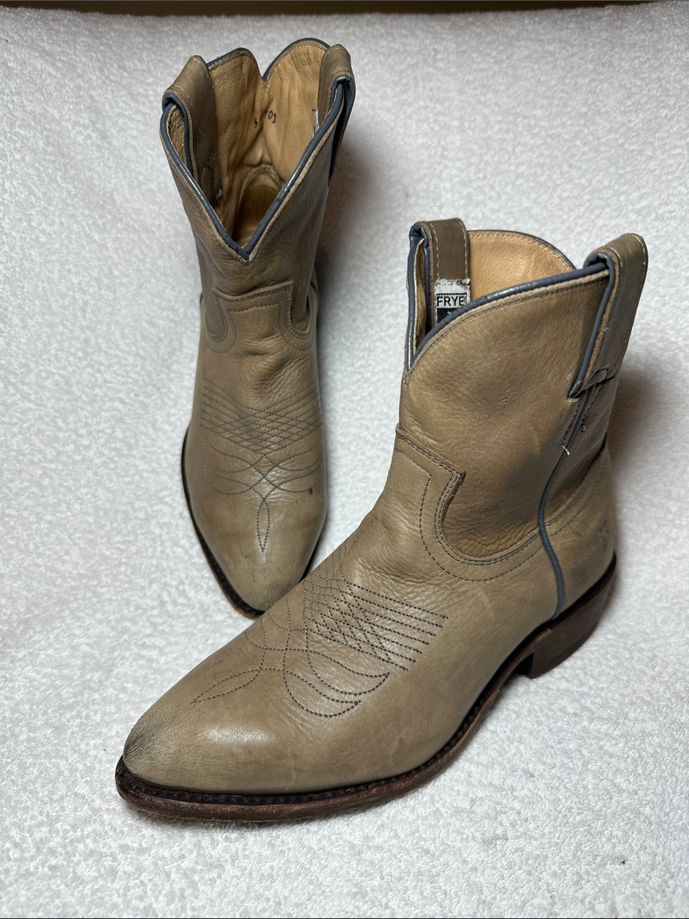 Frye women Taupe Leather Western Boots 7